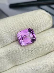 Piedra de Corte Fino de Kunzita Natural Certificada IGI de Calidad AAA, Corte Cojín, 18.47 14.9x13.0x11.2mm, Color Rosa Premium para Coleccionistas - Product Image 3