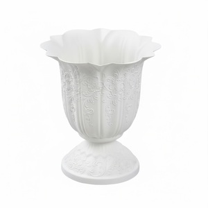 Support à fleurs moderne en métal bleu avec design circulaire, léger pour usage extérieur, urnes de jardin faites à la main - Product Image 4