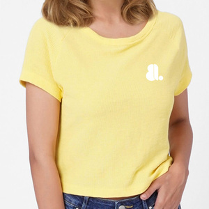 T-shirt décontracté pour femme en jersey vert olive à manches courtes et col rond, avec logo, 100 % coton biologique, écologique et à séchage rapide - Product Image 1