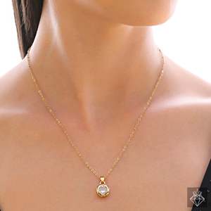 Collar de cristal dorado de corte redondo Categoría de producto antideslustre - Product Image 1