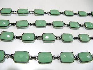 Calcedoine aqua naturelle, forme rectangulaire, facettes briolette, sertie en clos, vendue au mètre - Product Image 4