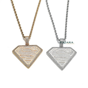 Pendentif Bouclier Superman en Argent 925 Plaqué Or 18K avec Moissanite Ronde Taille Brillant, Unisexe, Luxe, Usage Quotidien - Product Image 6