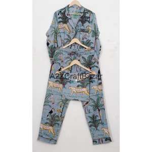 Ensemble de pyjama pour femme en coton 100% respirant, doux et romantique, imprimé floral, avec haut et bas à manches longues et taille élastique - Product Image 1