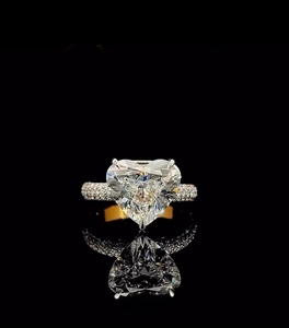 Bague de Fiançailles et d'Éternité de Luxe pour Mariée, en Argent Sterling 925, Moissanite Radiante Taille Cœur 3 carats, Collection Boutique de Mode - Product Image 1