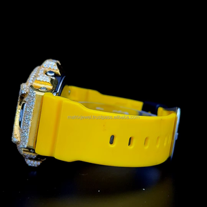 Montre DW 6900 avec bracelet jaune, lunette sertie de moissanite, look premium, montre antichoc avec boîtier diamanté amovible. - Product Image 6