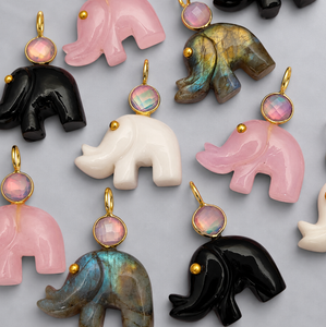 Breloques en laiton plaqué or sculptées en forme d'éléphant - Breloques chrétiennes sans nickel pour la fabrication de colliers, boucles d'oreilles et bijoux DIY - Product Image 6