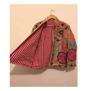Chaqueta de Terciopelo con Bordado Suzani Estilo Indio de Primera Calidad, Prenda Exterior Étnica Bohemia Hecha a Mano, a la Moda - Product Image 4