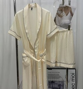 Robe de nuit douce et décontractée pour l'hiver, pour femmes et hommes, peignoir en velours corail, vêtements de maison, vêtements de nuit - Product Image 1