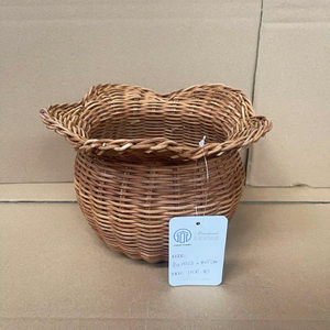 Elegant Floral Shape Rattan Table Vase Handwoven Natural <b>Wicker</b> <b>Storage</b> <b>Basket</b> Decorative Organic Bowl <b>Basket</b> for Stylish Hom - Product Image 1