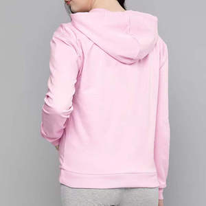 Sweat à capuche rose clair personnalisé pour femme, en polaire, avec poche kangourou, couleur rose bébé unie, avec logo personnalisé - Product Image 2