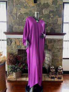 Vestido Caftán Morado Teñido a Mano en Rayón, Talla Grande, Cuello en V, Corte Holgado, Ropa para Mujer - Product Image 5
