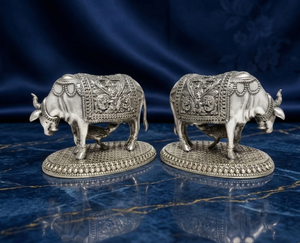 Par de Ídolos de Vaca y Ternero de Latón Plateado Oxidado 7x5x5cm, 100% Latón, Gau Mata Murti, Puja, Decoración del Hogar para Diwali, Regalo Espiritual Hecho a Mano - Product Image 4