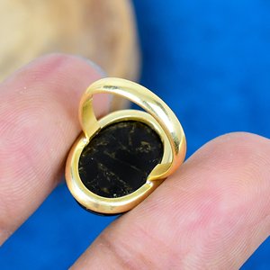 Bague artisanale en shungite naturelle de forme ovale, plaquée or 18 carats sur argent sterling 925 - Product Image 4