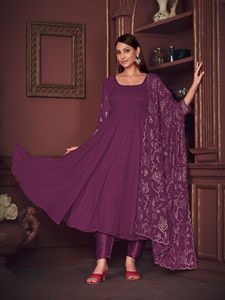 Meilleures ventes : Costume Anarkali violet pour femme, manches 3/4, en crêpe de Georgette, semi-couture, séchage rapide, extensible, idéal pour mariages et soirées - Product Image 2