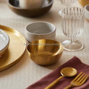 Juego de 2 Cuencos de Latón Pulido Hechos a Mano de la Mejor Calidad para Fiestas - Hermoso Diseño de Artesanía - Product Image 3