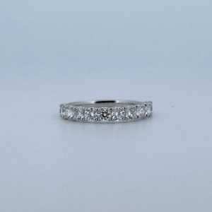 Bague demi-éternité en moissanite taille ronde, en argent 925, magnifique alliance de fiançailles ou de promesse pour les partenaires - Product Image 1