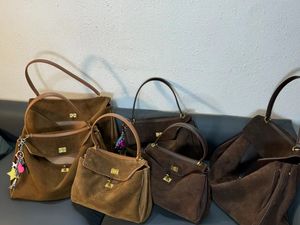 Bolso de Mano de Cuero Genuino para Mujer, Estilo Moderno, Color Marrón Gamuza, con Cierre de Cremallera, Resistente al Agua, Ecológico, para Otoño e Invierno - Product Image 6