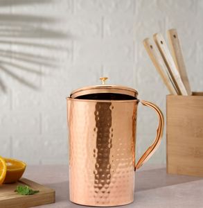 Ensemble de carafes en cuivre pour des moments d'hydratation élégants et luxueux, ensemble de service d'eau en métal avec verres, durable, réutilisable, pour la cuisine et la salle à manger. - Product Image 1