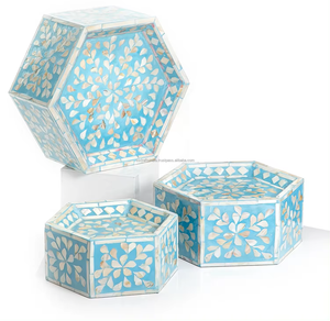 Support à gâteau hexagone de luxe fait à la main en incrustation d'os et de nacre de table en inde pour la célébration du Ramadan Eid Mubarak - Product Image 1