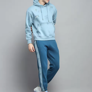Conjunto Deportivo de Invierno para Hombre, Talla Grande, Sudadera con Capucha y Pantalones Deportivos Acampanados con Serigrafía - Product Image 3