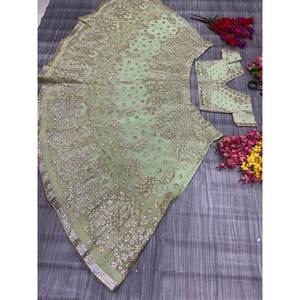 Lehenga choli ผ้าเย็บปักถักร้อยด้ายสวยงามสำหรับใส่ไปงานปาร์ตี้ - Product Image 5