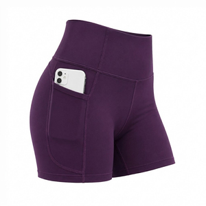 Shorts de sport taille haute personnalisables pour femmes, respirants, de compression, pour la course à pied - Product Image 1