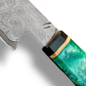 Couteaux de chef en acier Damas faits à la main avec lame à motifs uniques et manche en résine de bois de qualité supérieure pour la cuisine professionnelle et la préparation des légumes - Product Image 6