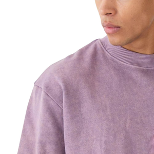 เสื้อสเวตเชิ้ตผู้ชายสีม่วงลาเวนเดอร์ ย้อมสีแบบ Garment Dyed ทรงครอป บ็อกซี่ฟิต ผ้าฟลีซ คอกลม ผ้าฝ้าย สตรีทแวร์ สวมใส่สบาย - Product Image 6