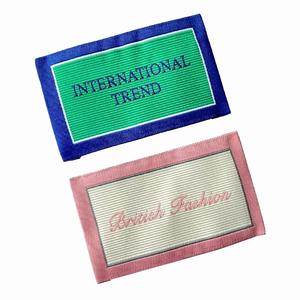 Etiqueta tejida de algodón satinado mate personalizada, de corte recto, tipo damasco, con borde cortado a láser y doblado, para prendas de vestir, la más vendida - Product Image 3