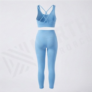 Conjunto de yoga sin costuras para mujer, estilo chaleco de una pieza, sujetador deportivo, pantalones cortos de cintura alta con efecto levanta glúteos, traje de entrenamiento físico. - Product Image 2