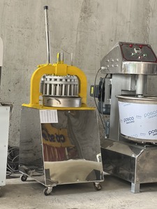 Divisora de Masa Eléctrica MCT Minh Tam, Automática, Portátil, Multifuncional, con Protección Contra Sobrecalentamiento, Divide 36 Piezas - Product Image 3