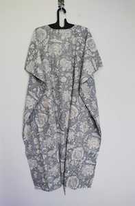 Robe kaftan florale grise faite à la main en Inde, légère, style bohème, pour la plage - Product Image 3