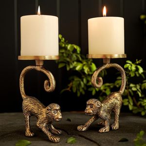 Juego de 2 Portavelas de Latón Antiguo Hechos a Mano con Forma de Mono, Decorativos para Sala de Estar o Mesa de Comedor - Product Image 4