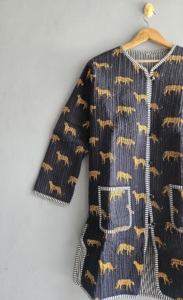 Women's Loose <b>Animal</b> Print Quilted Coat With Pockets Three Quarter Sleeve Round Neck Length Casual Style Cotton Bamboo Fiber - Product Image 2