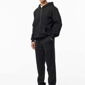 Nouvel ensemble de survêtement pour homme : sweat à capuche noir coupe décontractée et pantalon de jogging droit en coton respirant - Product Image 1