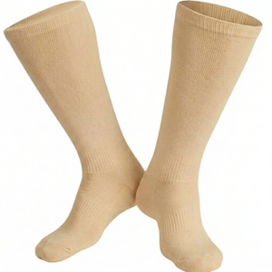 Calcetines de Ciclismo de Compresión Negros Sólidos Personalizados al por Mayor, Ajuste Atlético, Transpirables, de Poliéster/Nylon de Calidad, Fabricante OEM - Product Image 5