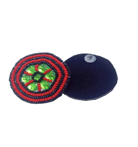 ต่างหูลูกปัดสีแดงทรงกลมปักเลื่อมต่างหูคลาสสิกปักด้วยมือสำหรับผู้หญิง - Product Image 2