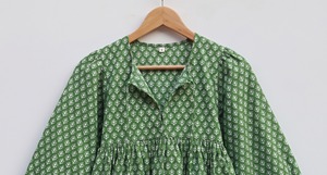 เสื้อกล้ามผ้าฝ้ายพิมพ์ลายบาติกแบบทำมือ เป็นมิตรกับสิ่งแวดล้อม แห้งเร็ว ระบายอากาศดี แต่งลูกไม้ลายดอกไม้ สไตล์ลำลองสำหรับผู้หญิง เสื้อสไตล์อินเดียประดับโบว์ - Product Image 4