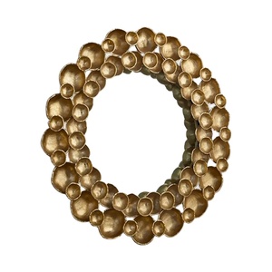 Miroir mural rond en métal au design moderne avec médaillons dorés superposés, finition laiton antique en aluminium, accent décoratif pour la maison - Product Image 1