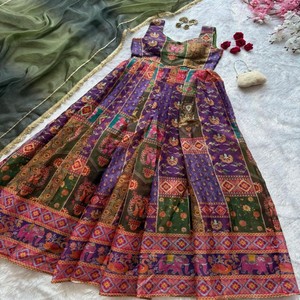 VASTRA COTTAGE Kurti Anarkali en soie organza élégant et stylé avec dupatta imprimée de créateur - Product Image 6