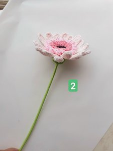 Flor de ganchillo hecha a mano Flores de lana tejidas artificiales Paquete flocado Regalo hecho a mano - Product Image 3