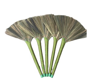 Palo de escoba de hierba de madera de alta calidad con mango largo, descuento, cantidad a granel, recogedor ecológico para trapear, proveedor de Vietnam - Product Image 1
