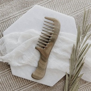 Peine de madera de pera hecho a mano, mini, económico, ecológico, para el cuidado del cabello natural, peine de madera para mujeres embarazadas. - Product Image 1