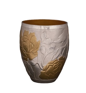 Gobelet en verre d'eau potable en métal imprimé et argenté en laiton antique pour la maison d'eau potable - Product Image 1