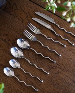 Ensemble de couverts vintage en métal, cuillère et fourchette, design élégant, résistant à la rouille, ustensiles de mariage, finition miroir haute brillance - Product Image 4