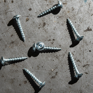 Tornillos Autorroscantes de Acero al Carbono de Alta Torsión con Cabeza Pan Métrica para Madera - Clase 4, Grado 4, Rosca Gruesa, Niquelados/Zincados PDC - Product Image 1
