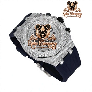 Reloj de moda para hombre con bisel metálico de dos tonos, marcadores decorativos en la esfera y correa de silicona suave - Product Image 2