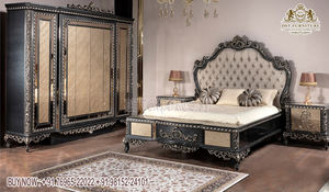 Cama de Madera de Teca Tallada a Mano con Diseño de Pavo Real de Aspecto Majestuoso, Estilo Tradicional, Tamaño y Color Personalizables, DST EXPORTS - Product Image 4