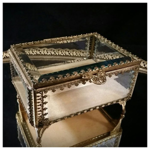 Boîtes à bijoux modernes en laiton avec couvercle à charnière et verre biseauté |   Boîte de rangement pour bijoux faits main de luxe, couleur et taille personnalisées pour offrir en cadeau - Product Image 5