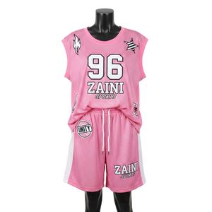 Conjunto de pantalones cortos de baloncesto de malla premium para mujer, transpirable, poliéster 180 GSM, color granate dorado, logotipo con transferencia térmica, conjuntos para mujer - Product Image 1